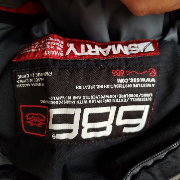 Boys 686 snowpants - Picture 3 of 4